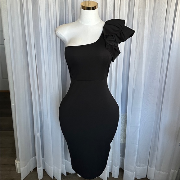 One-Shoulder Black Ruffle Sheath Dress - Picture 5 of 7